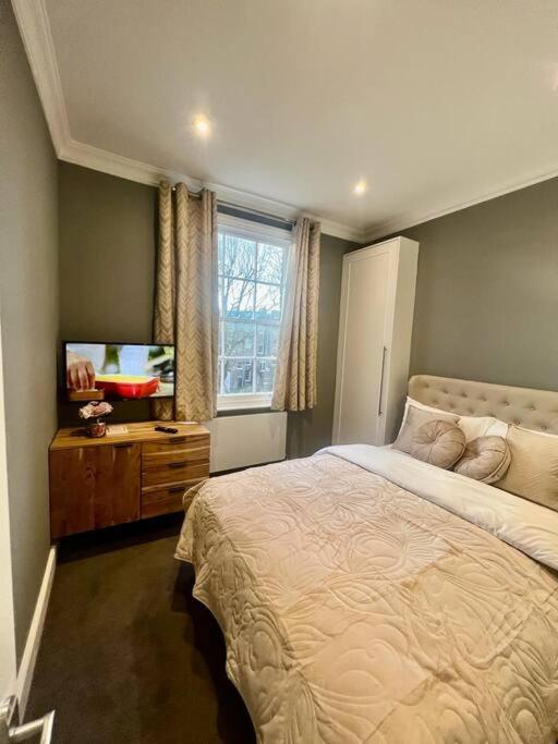 Apartament Flat In The Heart Of Holland Park Londyn Zewnętrze zdjęcie