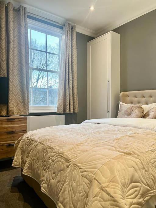 Apartament Flat In The Heart Of Holland Park Londyn Zewnętrze zdjęcie