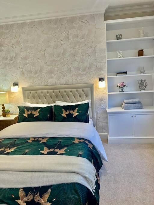 Apartament Flat In The Heart Of Holland Park Londyn Zewnętrze zdjęcie